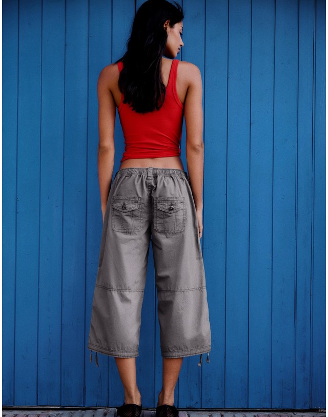 버쉬카 버쉬카 카프리 크롭 팬츠 2333/335 DARK GREY 그레이 착용컷