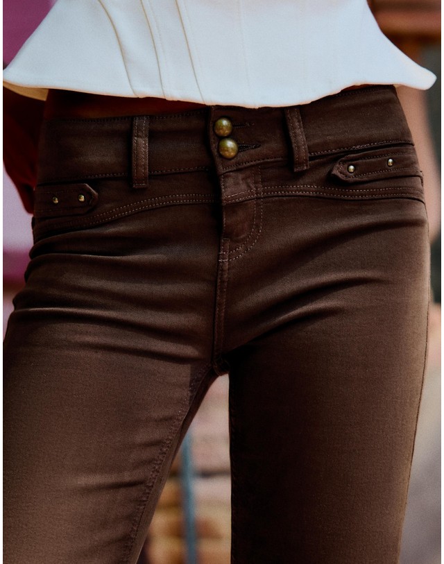 버쉬카 버쉬카 버튼 디테일 카프리 데님 팬츠 2786/180 BROWN 초콜릿 착용컷