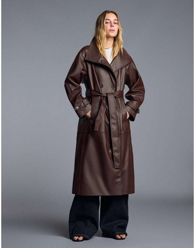 버쉬카 버쉬카 레더 이펙트 벨트 롱 트렌치 코트 2117/768 BURGUNDY 레드 착용컷