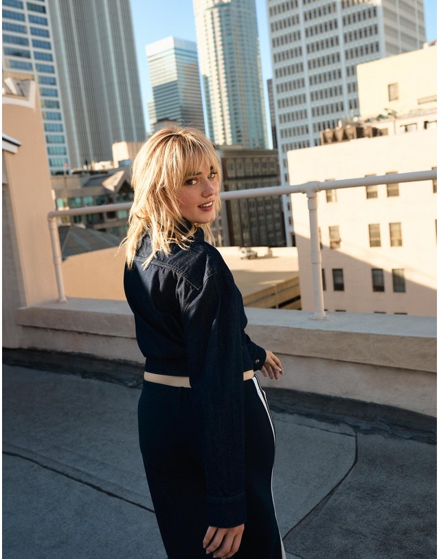 버쉬카 버쉬카 클라스프 버튼 크롭 데님 자켓 2510/534 NAVY 네이비 착용컷