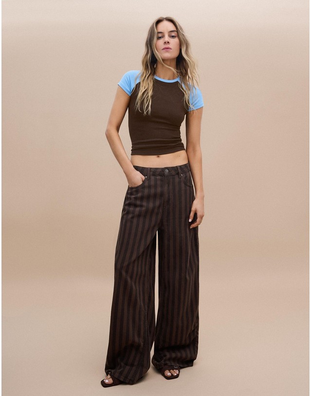 버쉬카 버쉬카 스트라이프 배럴 와이드 팬츠 2927/335 BROWN 초콜릿 착용컷