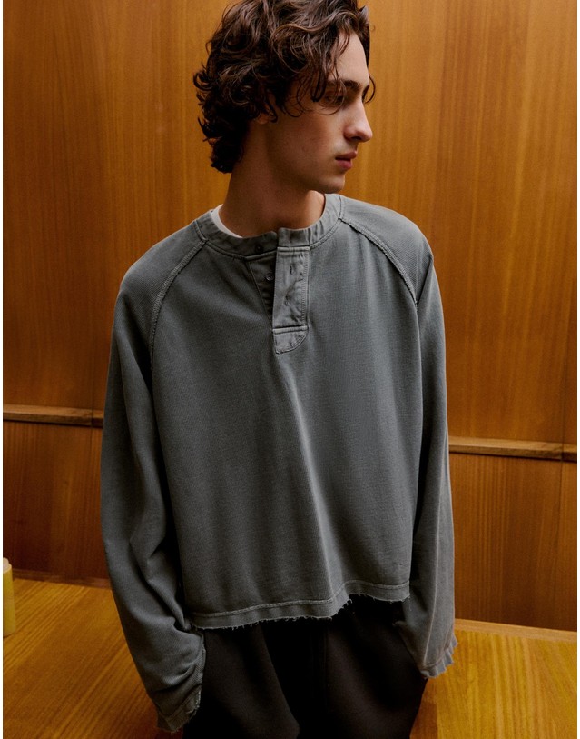 버쉬카 버쉬카 헨리넥 프린트 긴팔 티셔츠 3185/260 DARK GREY 그레이 착용컷