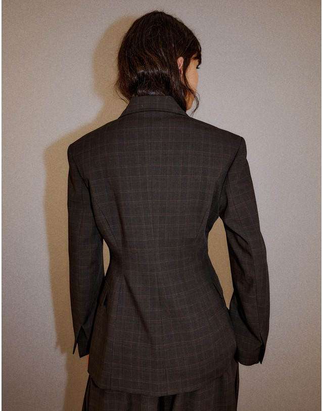 버쉬카 버쉬카 슬림핏 체크 블레이저 2461/232 BROWN 초콜릿 착용컷