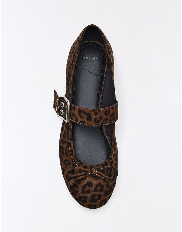 버쉬카 버쉬카 레오파드 버클 발레리나 플랫 1638/864 ANIMAL PRINT 브라운 착용컷