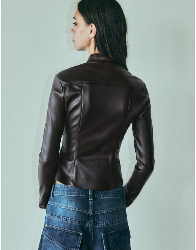 버쉬카 버쉬카 슬림핏 가죽 효과 지퍼 자켓 3332/710 BROWN 초콜릿 착용컷