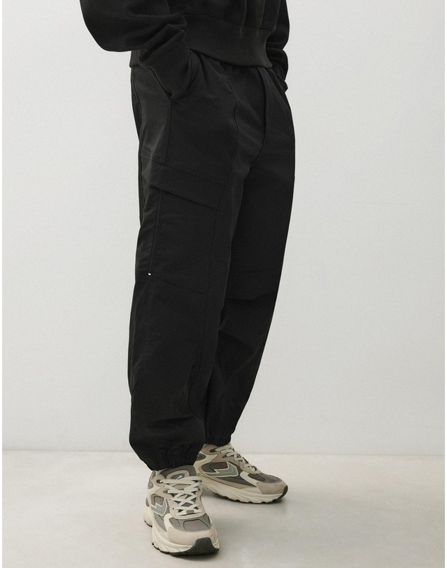 버쉬카 버쉬카 테크니컬 카고 스트레이트 팬츠 3883/053 BLACK 블랙 착용컷
