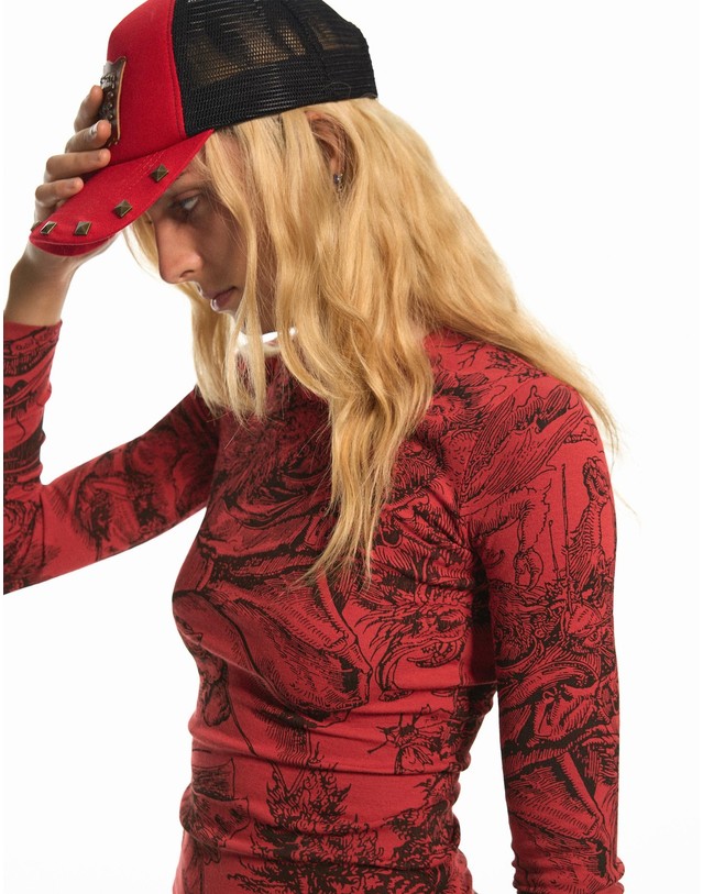 버쉬카 버쉬카 슬림핏 프린트 라운드넥 긴팔 티셔츠 3473/360 RED 레드 착용컷