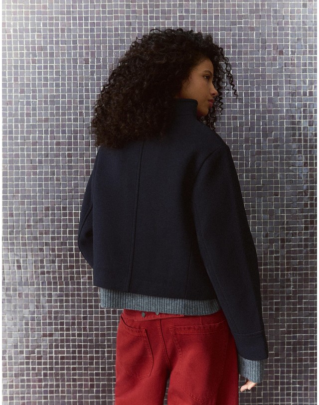 버쉬카 버쉬카 크롭 랩 버튼 펠트 자켓 2738/758 NAVY 네이비 착용컷