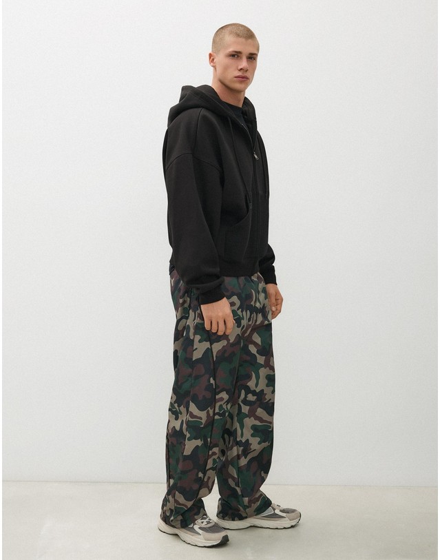 버쉬카 버쉬카 테크니컬 카모 배기 팬츠 2341/053 KHAKI 카키 착용컷