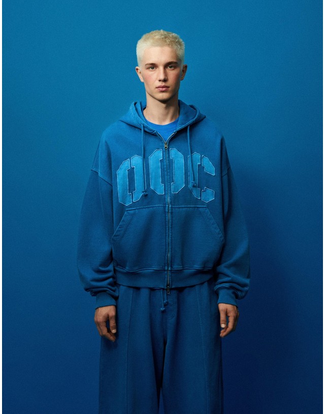 버쉬카 버쉬카 패치 후드 집업 스웨트셔츠 3843/498 BLUE 블루 착용컷