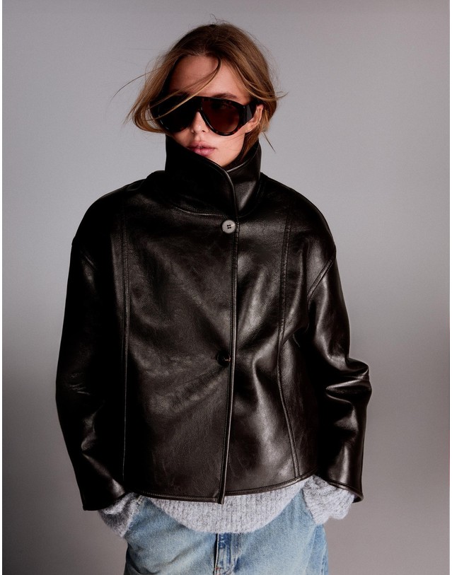 버쉬카 버쉬카 양면 레더 이펙트 크롭 자켓 3504/407 BROWN 초콜릿 착용컷