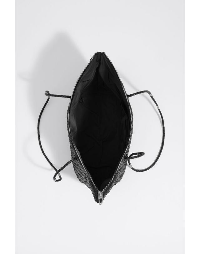 빔바이롤라 빔바이롤라 브레이드 레더 미디엄 쇼퍼백 262BBFJ2R.10000 BLACK 블랙 착용컷