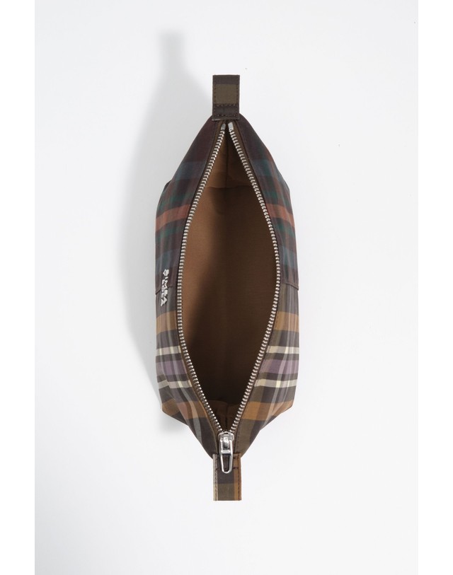 빔바이롤라 빔바이롤라 타탄 체크 미디엄 파우치 262BBV415.20254 TARTAN CHOCOLATE GREEN 멀티컬러 착용컷