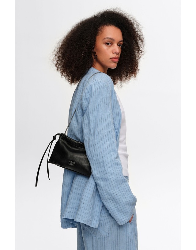 빔바이롤라 빔바이롤라 레더 체인 스트랩 미니 클러치백 261BBAJ4Z.10000 BLACK 블랙 착용컷