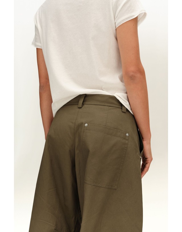 빔바이롤라 빔바이롤라 배럴핏 코튼 크롭 팬츠 262BR6014.10546 KHAKI BROWN 카키 착용컷
