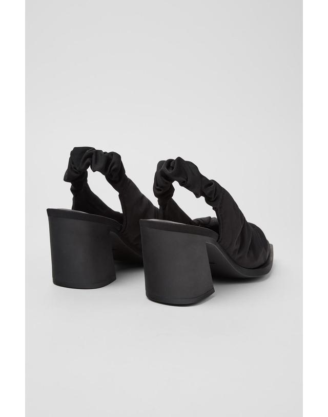 캠퍼 캠퍼 블랙 텍스타일 힐 펌프스 Karole K201844-001 BLACK 착용컷