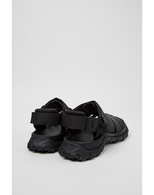 캠퍼 캠퍼 테크니컬 블랙 스트랩 샌들 Drift Trail K101090-001 BLACK 착용컷