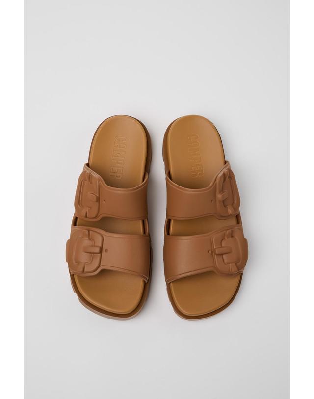 캠퍼 캠퍼 브라운 슬라이드 샌들 Brutus K101046-002 BROWN 착용컷