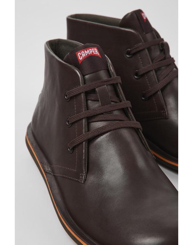 캠퍼 캠퍼 브라운 가죽 남성 앵클부츠 Beetle 36530-060 BROWN 착용컷