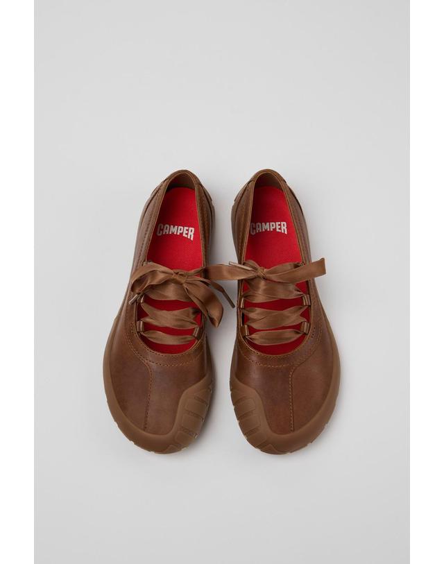 캠퍼 캠퍼 Peu Path+ 레더 발레리나 플랫 K201921-005 BROWN 브라운 착용컷