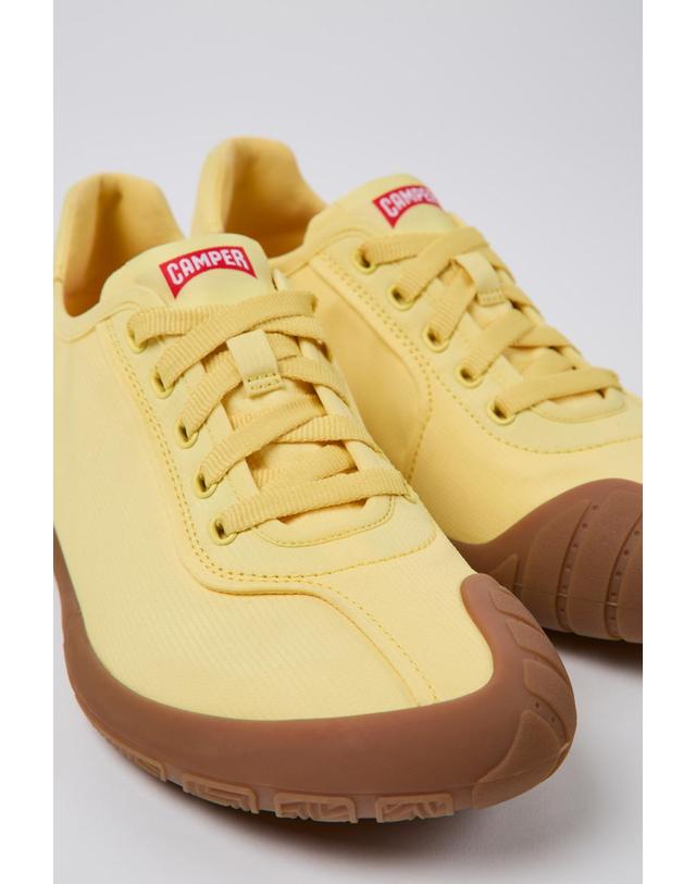 캠퍼 캠퍼 옐로우 로우탑 스니커즈 Path K201542-004 YELLOW 노랑 착용컷