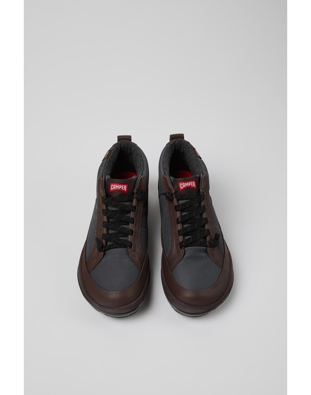캠퍼 캠퍼 여성 레이스업 앵클부츠 K400739-004 BROWN 초콜릿 착용컷
