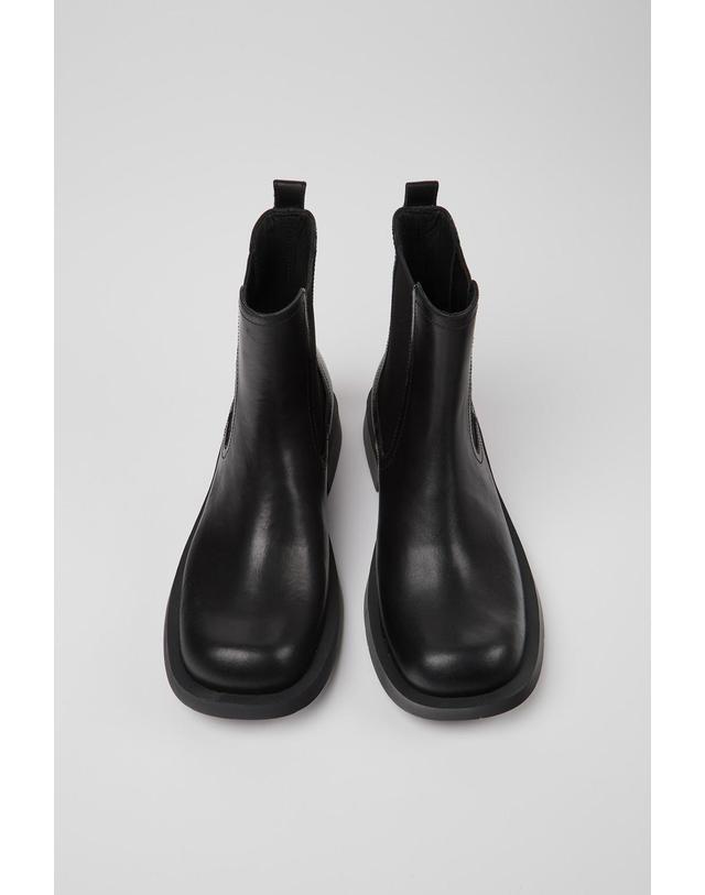 캠퍼 캠퍼 프리미엄 블랙 레더 남성 첼시 부츠 K300393-004 BLACK 착용컷