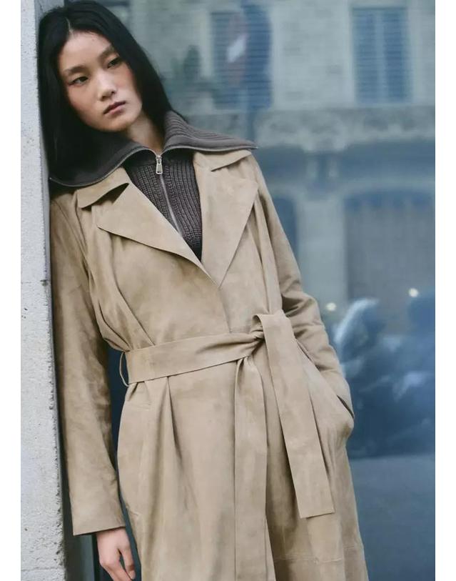 망고 망고 스웨이드 벨트 롱 트렌치 코트 27064433_35 MARRON MEDIO 베이지 착용컷