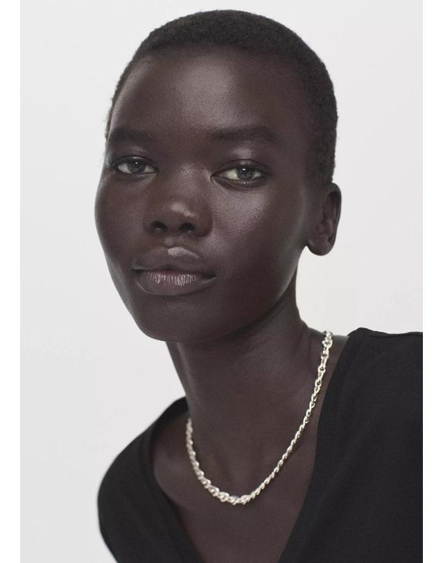 망고 망고 오가닉 코튼 브이넥 반팔 티셔츠 37061351_99 NEGRO 블랙 착용컷