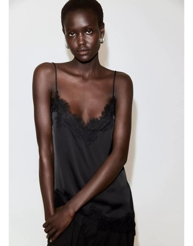 망고 망고 레이스 트림 새틴 파인 스트랩 탑 37061457_99 NEGRO 블랙 착용컷