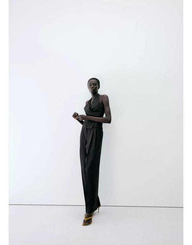 망고 망고 홀터넥 크로스 랩 민소매 베스트 37084084_99 NEGRO 블랙 착용컷