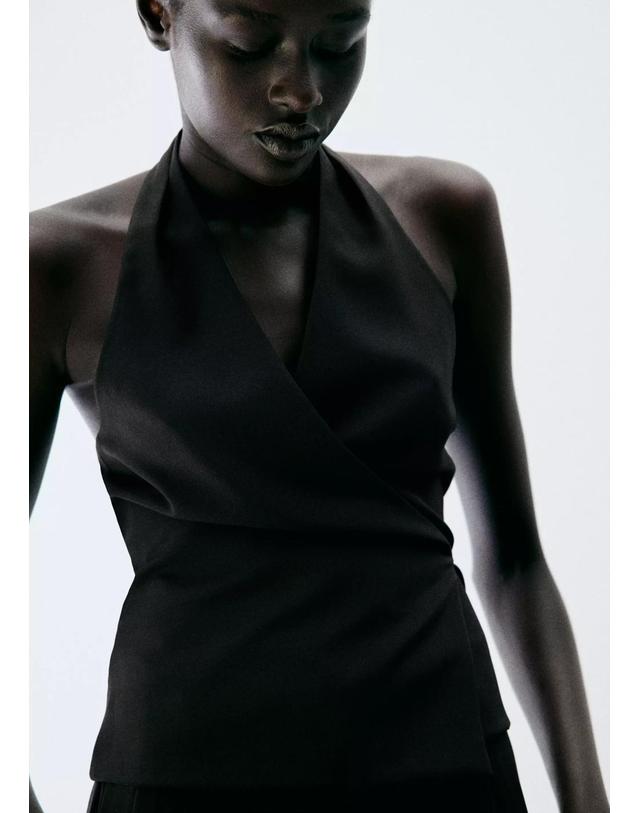 망고 망고 홀터넥 크로스 랩 민소매 베스트 37084084_99 NEGRO 블랙 착용컷