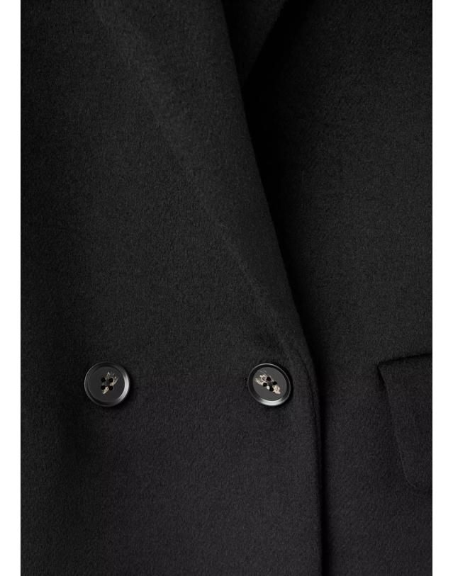 망고 망고 레귤러핏 더블 버튼 롱 코트 37045846_99 NEGRO 블랙 착용컷