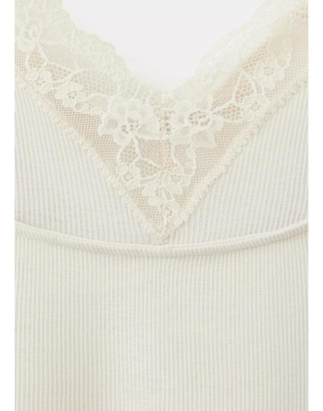 망고 망고 레이스 브이넥 크롭 민소매 탑 37004801_08 BEIGE 아이보리 착용컷