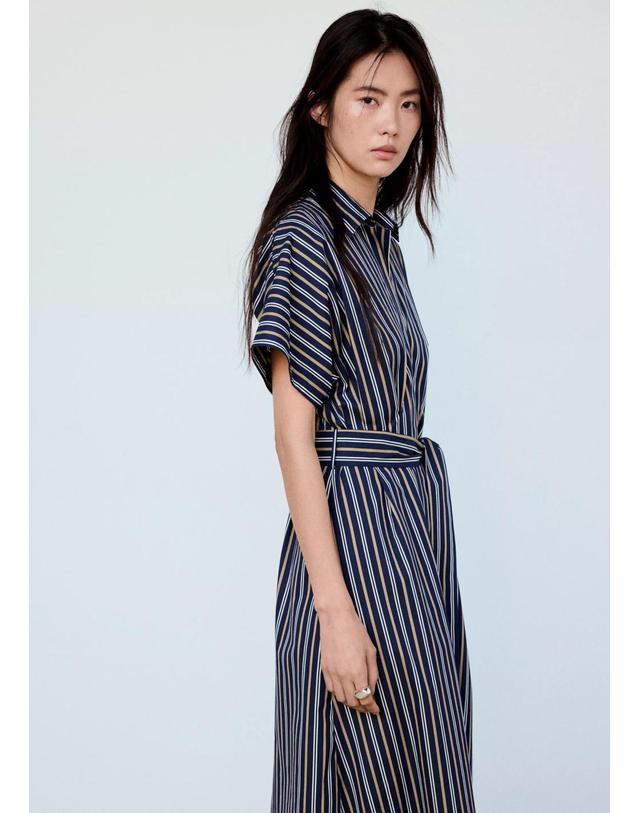 망고 망고 스트라이프 벨트 미디 셔츠 원피스 37074777_56 AZUL MARINO 네이비 착용컷