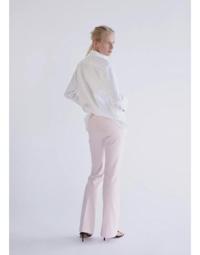 망고 망고 미드라이즈 플레어 롱 팬츠 37024803_81 ROSA PASTEL 핑크 착용컷