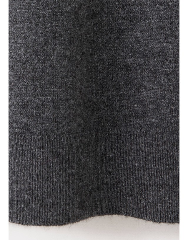 망고 망고 아가일 라운드넥 니트 스웨터 37005863_94 GRIS MEDIO VIGORE 그레이 착용컷