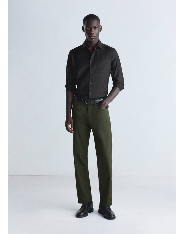 망고 망고 슬림핏 코튼 스트레치 긴팔 셔츠 37086725_99 NEGRO 블랙 착용컷