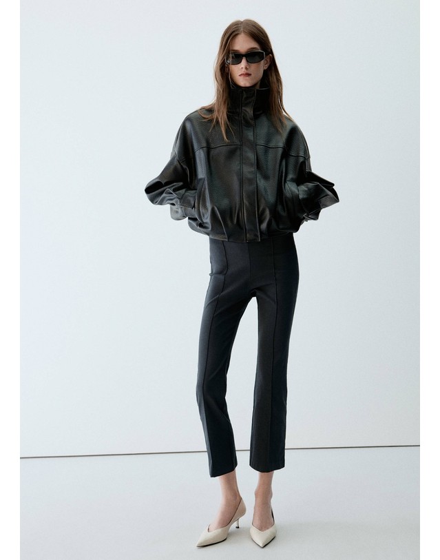 망고 망고 하이웨이스트 크롭 팬츠 37096012_95 GRIS ANTRACITA 그레이 착용컷