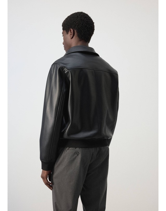 망고 망고 가죽 이펙트 집업 재킷 37006326_99 NEGRO 블랙 착용컷