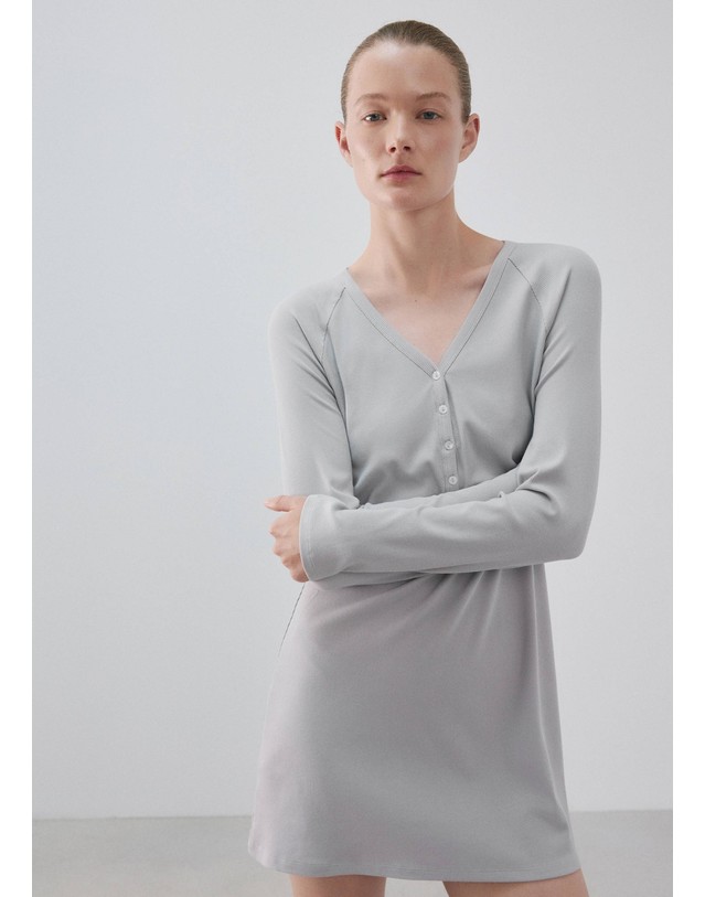 망고 망고 브이넥 버튼 긴팔 잠옷 원피스 37082914_92 GRIS 그레이 착용컷