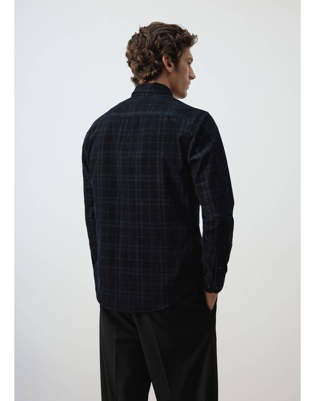 망고 망고 체크 레귤러핏 코듀로이 긴팔 셔츠 37037901_56 AZUL MARINO OSCURO 네이비 착용컷