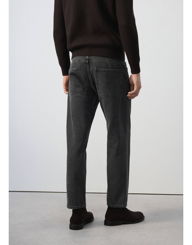 망고 망고 크롭 레귤러핏 청바지 37087899_TU GRIS OSCURO 그레이 착용컷
