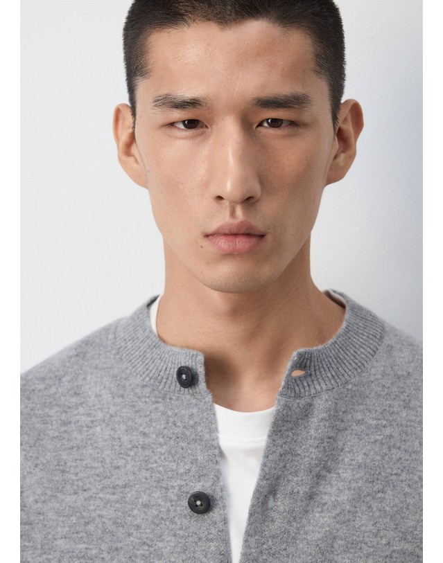 망고 망고 100% 울 파인 니트 가디건 37067886_94 GRIS MEDIO VIGORE 그레이 착용컷