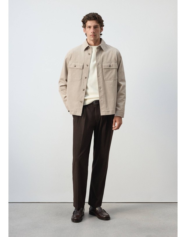망고 망고 코듀로이 패치포켓 오버셔츠 37087920_06 GRIS CLARO/PASTEL 베이지 착용컷