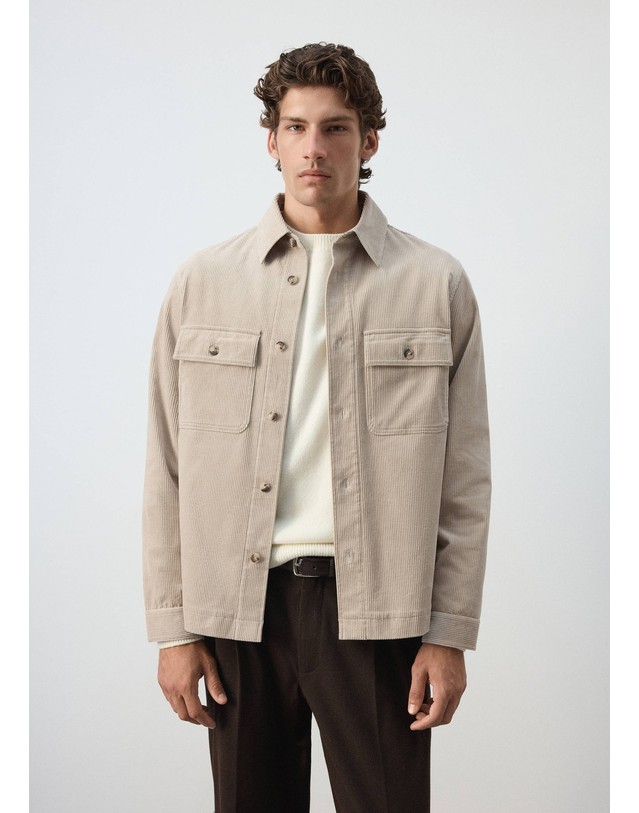 망고 망고 코듀로이 패치포켓 오버셔츠 37087920_06 GRIS CLARO/PASTEL 베이지 착용컷