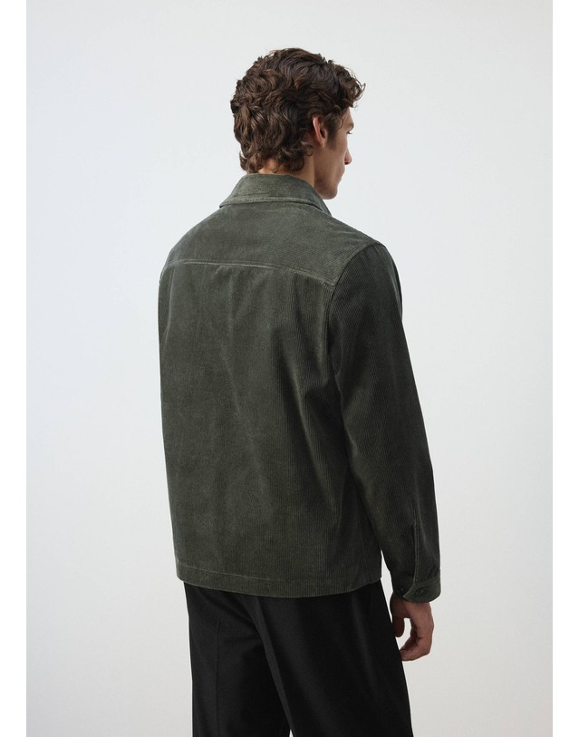 망고 망고 코듀로이 패치포켓 오버셔츠 37087920_49 VERDE OSCURO 그린 착용컷