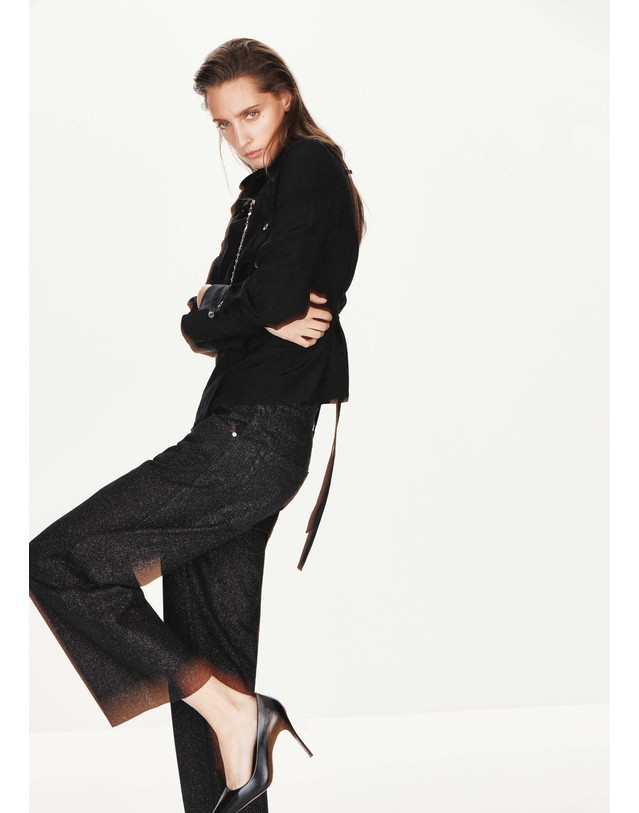 망고 망고 루렉스 벌룬 크롭 청바지 37038288_TN DENIM NEGRO 네이비 착용컷
