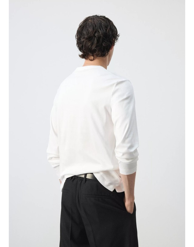 망고 망고 코튼 헨리넥 긴팔 티셔츠 47091350_01 BLANCO 화이트 착용컷