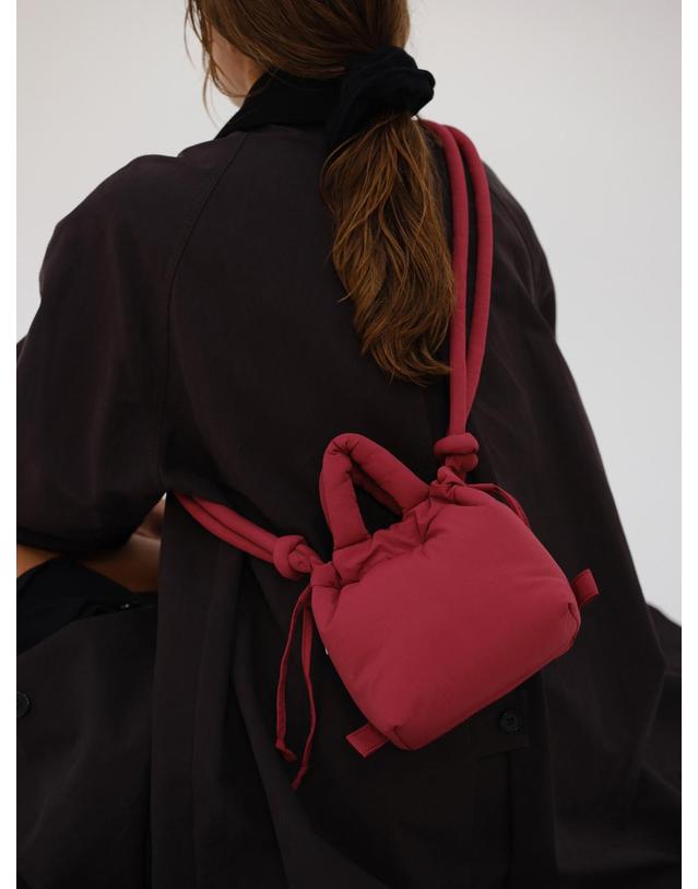 올랜드 올랜드 러블리 미니멀 소프트 크로스백 Micro Ona 49696048644431 CHERRY RED 핑크 착용컷